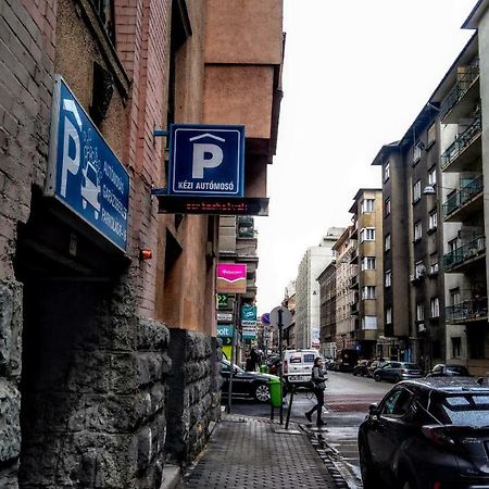 Westend Apartment Будапеща Екстериор снимка