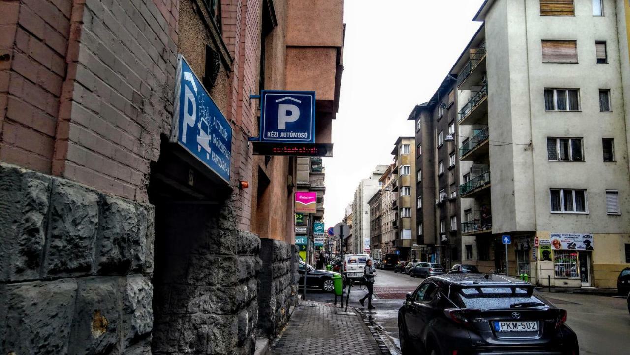 Westend Apartment Будапеща Екстериор снимка
